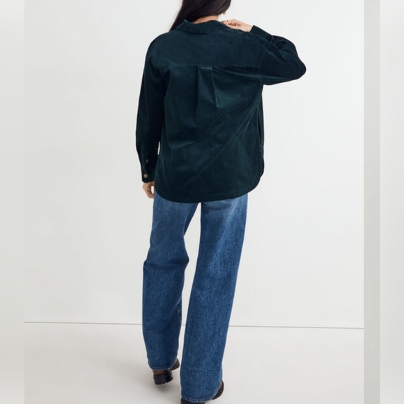 Classic High-Rise Wide-Leg Women’s Jeans - Blue - Picture 4 of 5